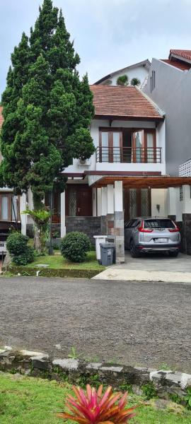 Rumah Sewa Harian di Bandung, Resor Dago Pakar